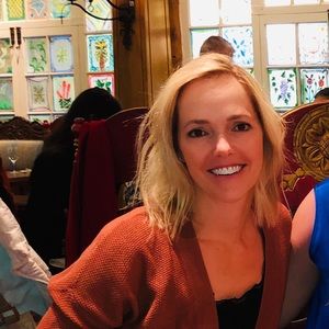 Meet your Posher, Lauren